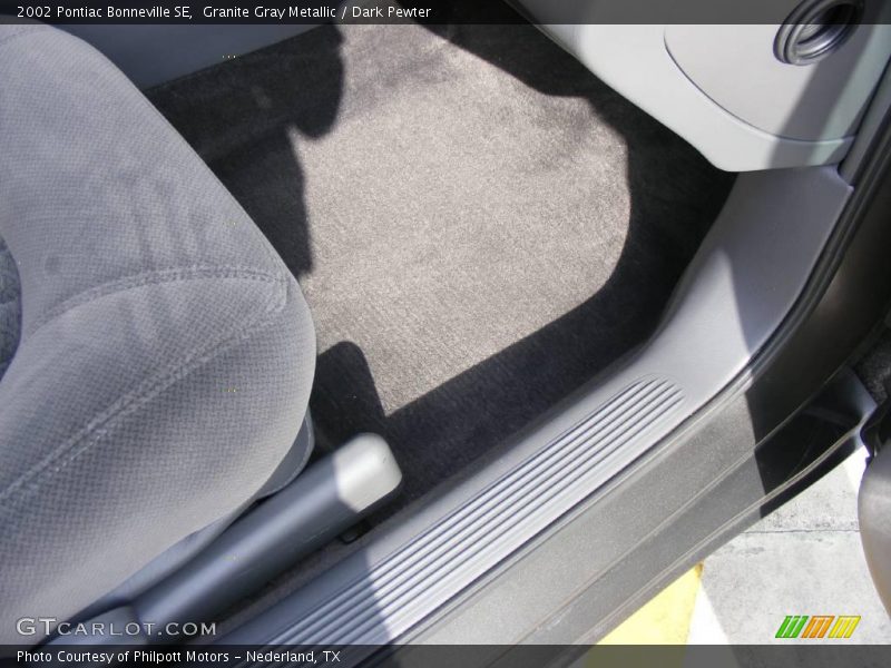 Granite Gray Metallic / Dark Pewter 2002 Pontiac Bonneville SE