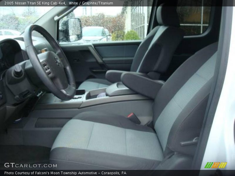 White / Graphite/Titanium 2005 Nissan Titan SE King Cab 4x4