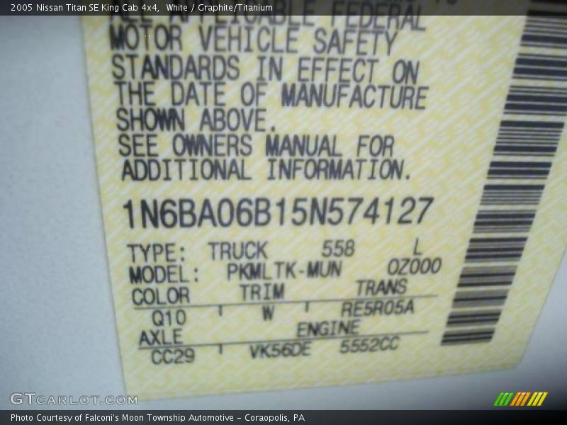 White / Graphite/Titanium 2005 Nissan Titan SE King Cab 4x4