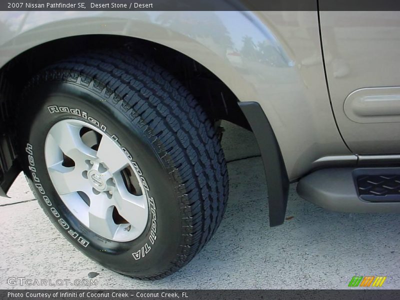 Desert Stone / Desert 2007 Nissan Pathfinder SE