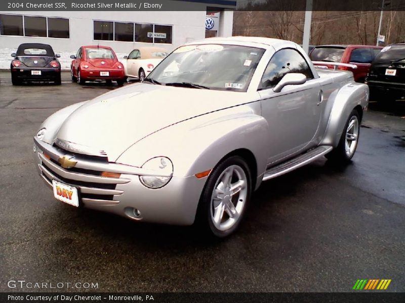 Ricochet Silver Metallic / Ebony 2004 Chevrolet SSR