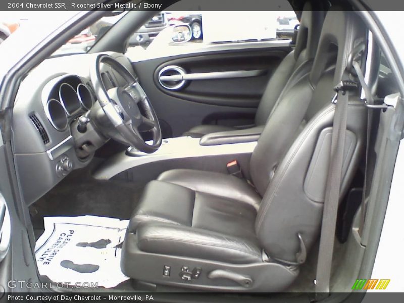Ricochet Silver Metallic / Ebony 2004 Chevrolet SSR