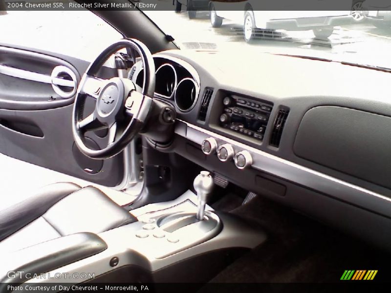 Ricochet Silver Metallic / Ebony 2004 Chevrolet SSR