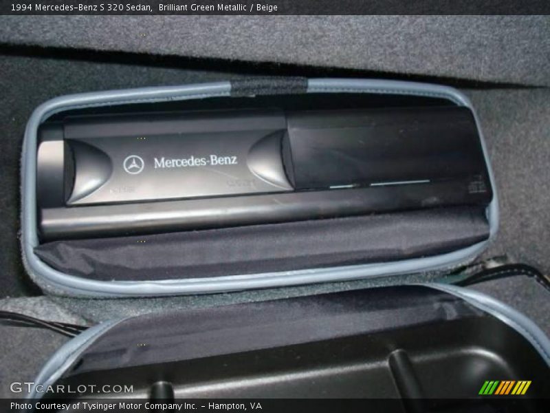 Brilliant Green Metallic / Beige 1994 Mercedes-Benz S 320 Sedan