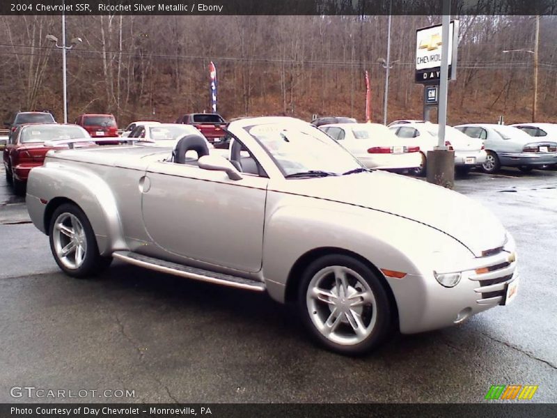 Ricochet Silver Metallic / Ebony 2004 Chevrolet SSR