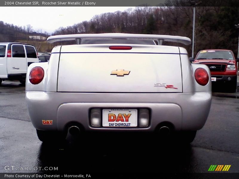 Ricochet Silver Metallic / Ebony 2004 Chevrolet SSR