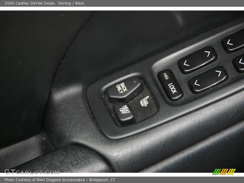 Sterling / Black 2000 Cadillac DeVille Sedan