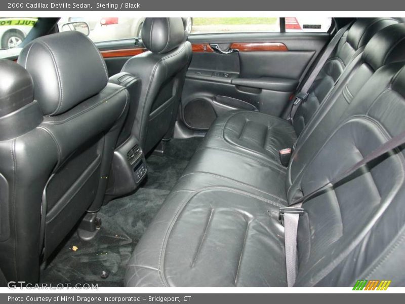 Sterling / Black 2000 Cadillac DeVille Sedan