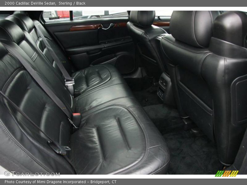 Sterling / Black 2000 Cadillac DeVille Sedan