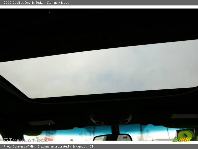 Sterling / Black 2000 Cadillac DeVille Sedan