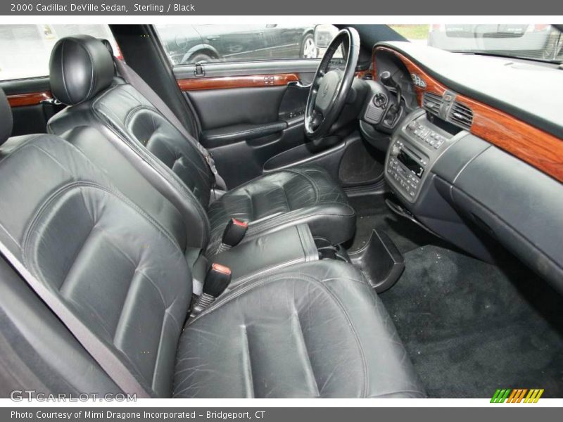 Sterling / Black 2000 Cadillac DeVille Sedan
