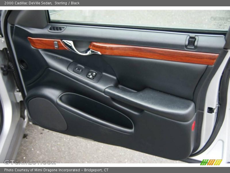 Sterling / Black 2000 Cadillac DeVille Sedan