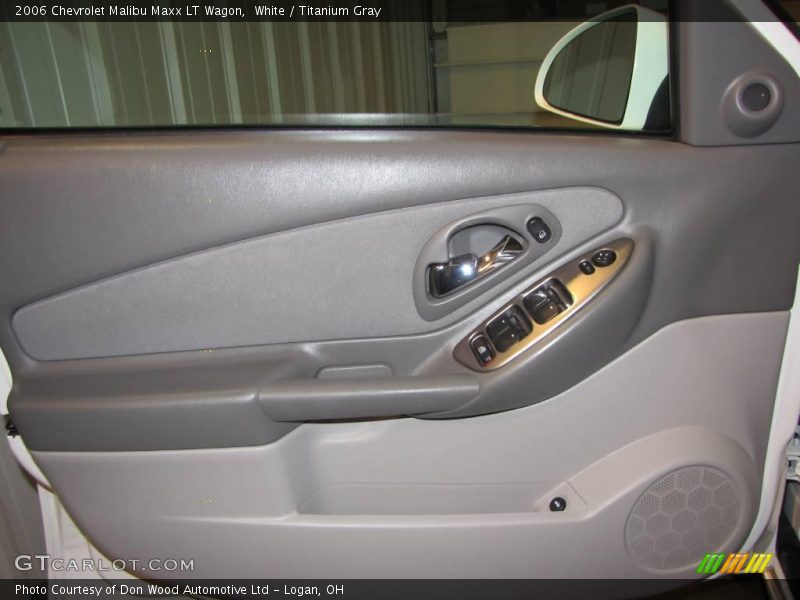 White / Titanium Gray 2006 Chevrolet Malibu Maxx LT Wagon