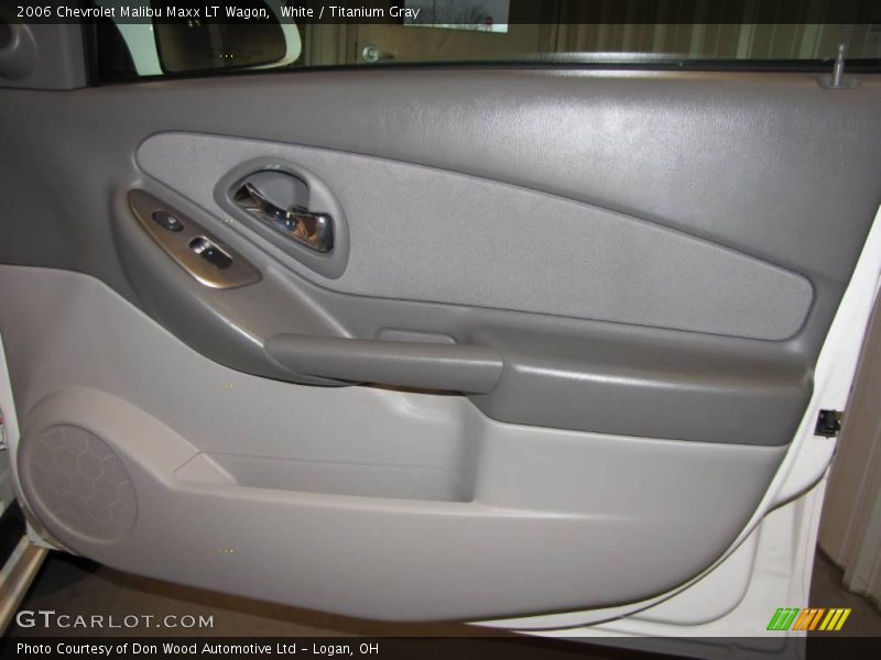 White / Titanium Gray 2006 Chevrolet Malibu Maxx LT Wagon