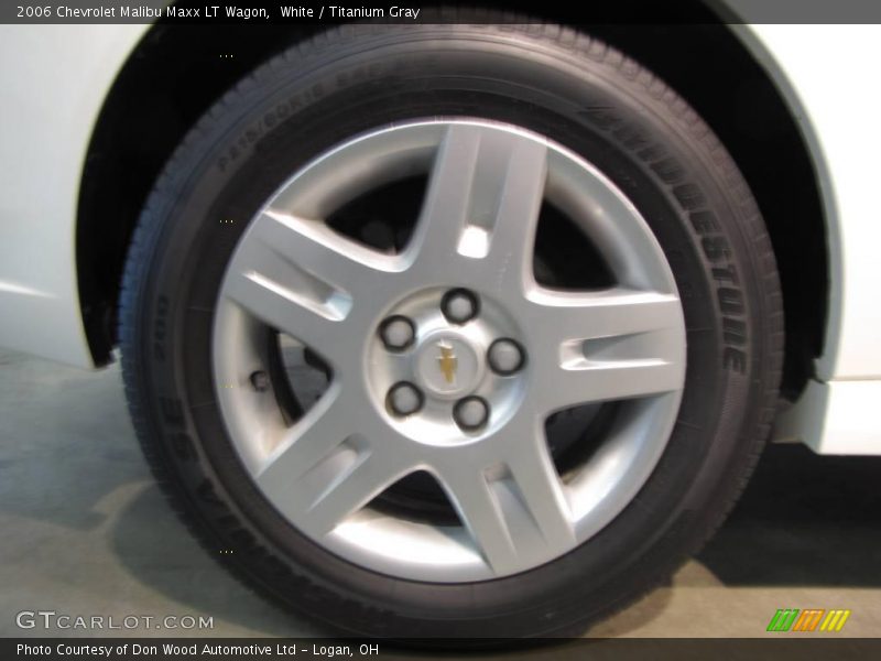 White / Titanium Gray 2006 Chevrolet Malibu Maxx LT Wagon