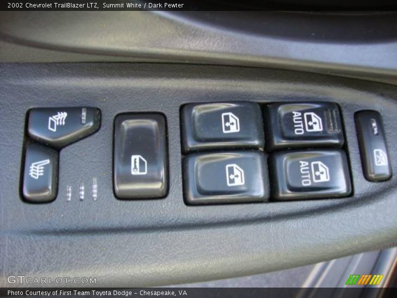 Summit White / Dark Pewter 2002 Chevrolet TrailBlazer LTZ