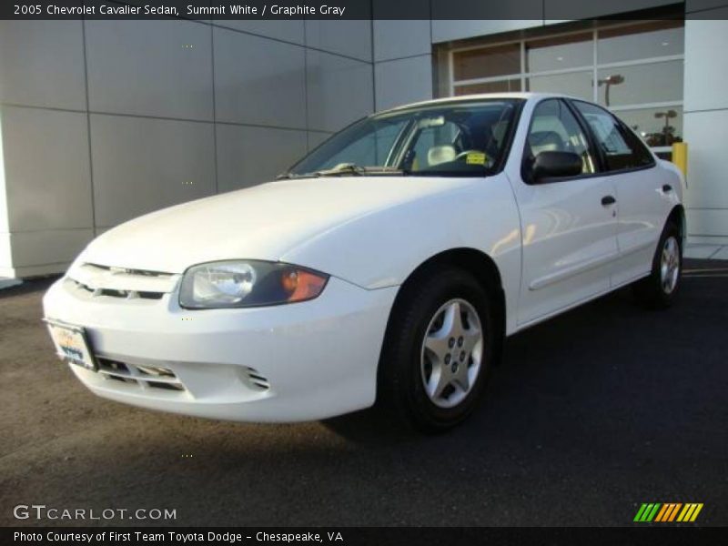 Summit White / Graphite Gray 2005 Chevrolet Cavalier Sedan