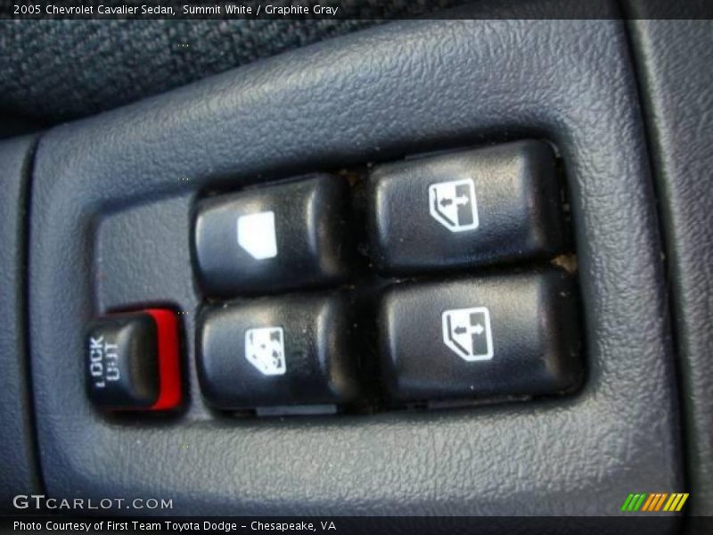 Summit White / Graphite Gray 2005 Chevrolet Cavalier Sedan