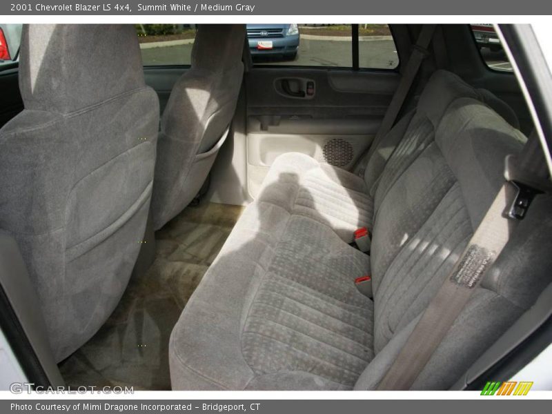 Summit White / Medium Gray 2001 Chevrolet Blazer LS 4x4
