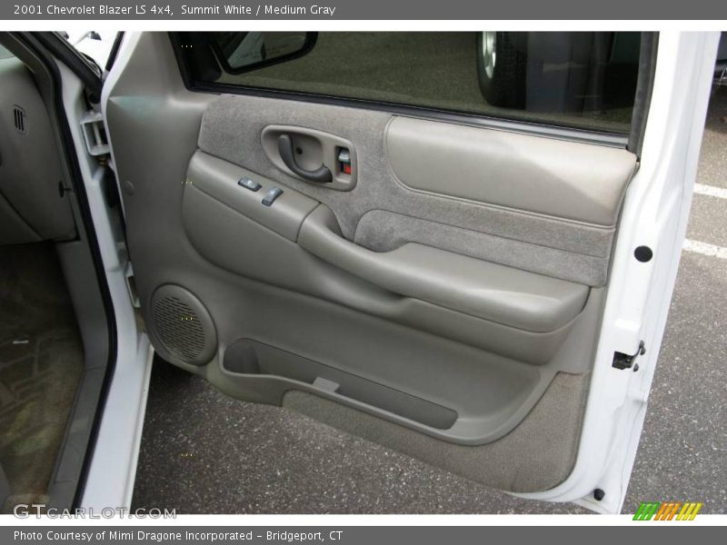 Summit White / Medium Gray 2001 Chevrolet Blazer LS 4x4