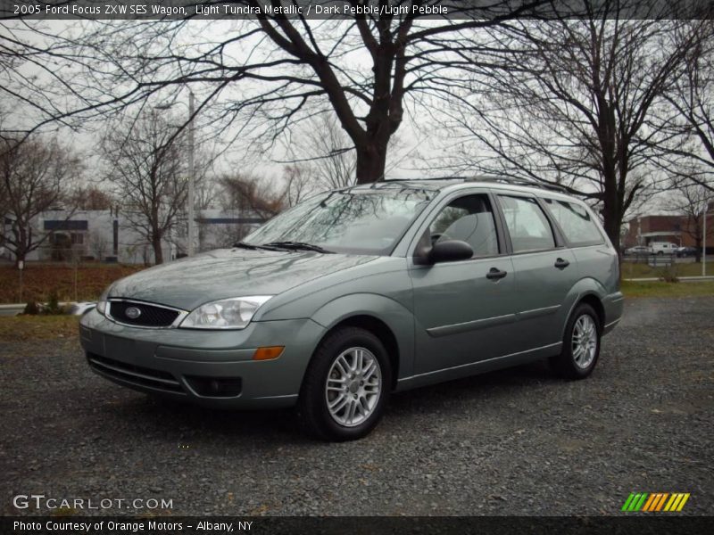 Light Tundra Metallic / Dark Pebble/Light Pebble 2005 Ford Focus ZXW SES Wagon