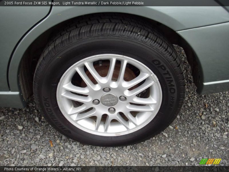 Light Tundra Metallic / Dark Pebble/Light Pebble 2005 Ford Focus ZXW SES Wagon