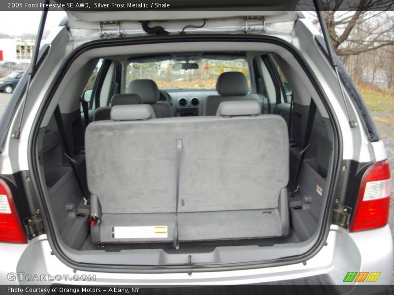 Silver Frost Metallic / Shale 2005 Ford Freestyle SE AWD
