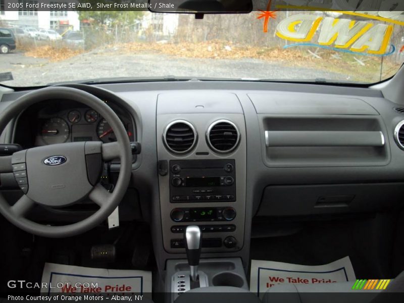 Silver Frost Metallic / Shale 2005 Ford Freestyle SE AWD
