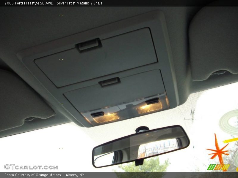 Silver Frost Metallic / Shale 2005 Ford Freestyle SE AWD