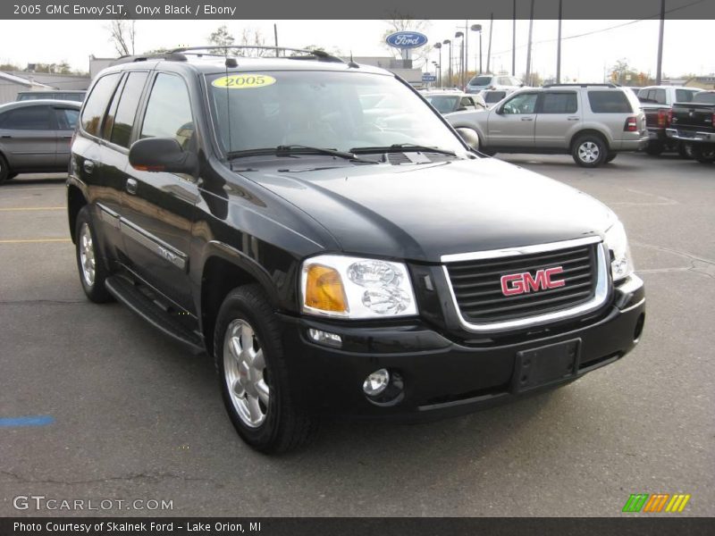 Onyx Black / Ebony 2005 GMC Envoy SLT