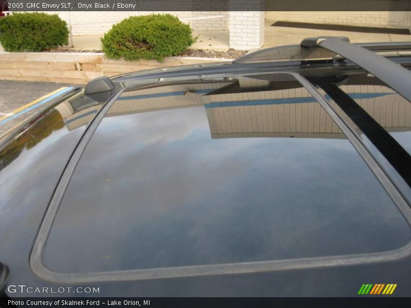 Onyx Black / Ebony 2005 GMC Envoy SLT