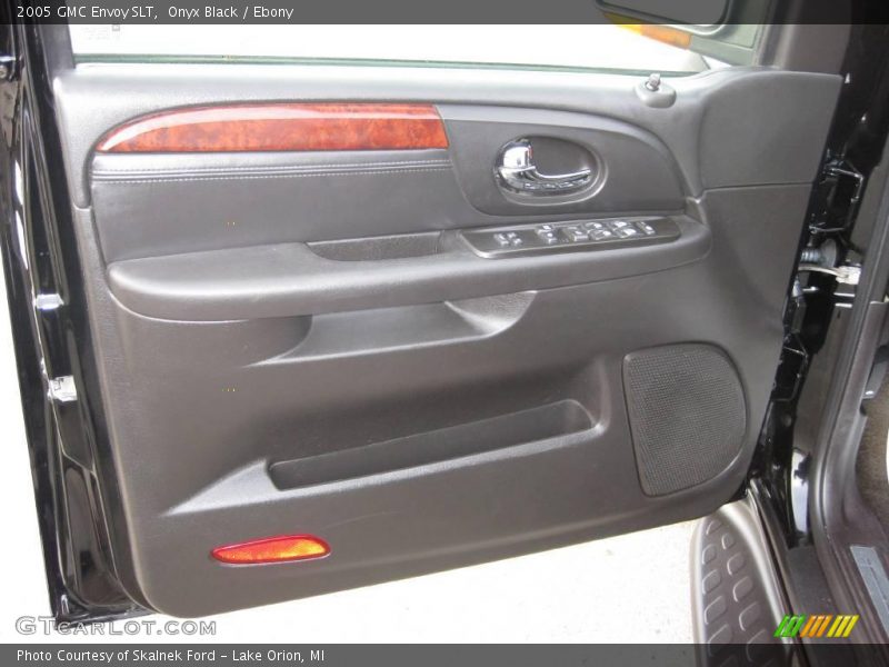Onyx Black / Ebony 2005 GMC Envoy SLT