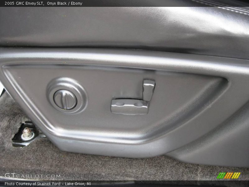 Onyx Black / Ebony 2005 GMC Envoy SLT