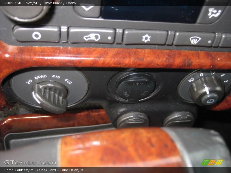 Onyx Black / Ebony 2005 GMC Envoy SLT