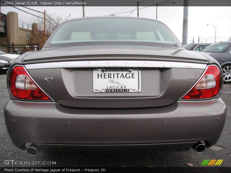 Vapour Grey / Ivory/Mocha 2009 Jaguar XJ XJ8