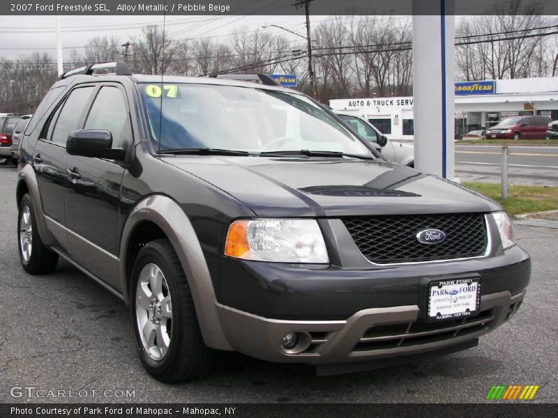 Alloy Metallic / Pebble Beige 2007 Ford Freestyle SEL