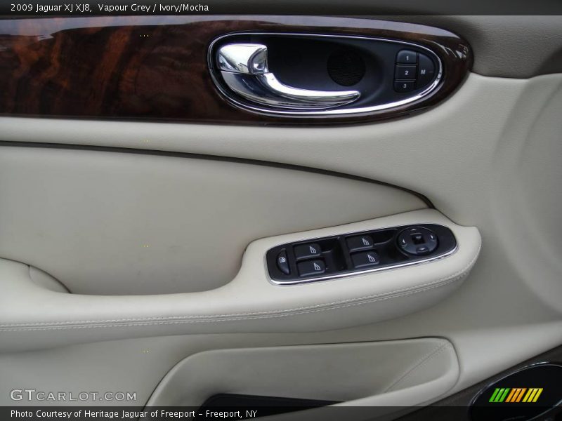 Vapour Grey / Ivory/Mocha 2009 Jaguar XJ XJ8