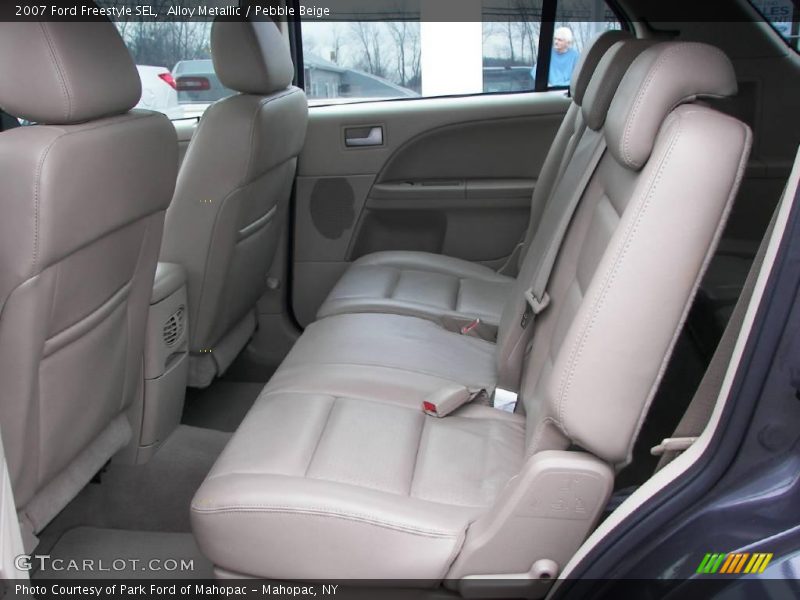 Alloy Metallic / Pebble Beige 2007 Ford Freestyle SEL