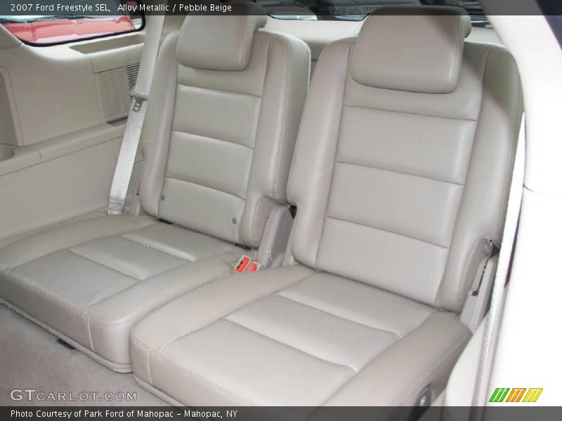 Alloy Metallic / Pebble Beige 2007 Ford Freestyle SEL