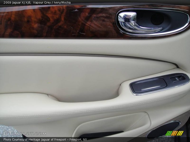 Vapour Grey / Ivory/Mocha 2009 Jaguar XJ XJ8