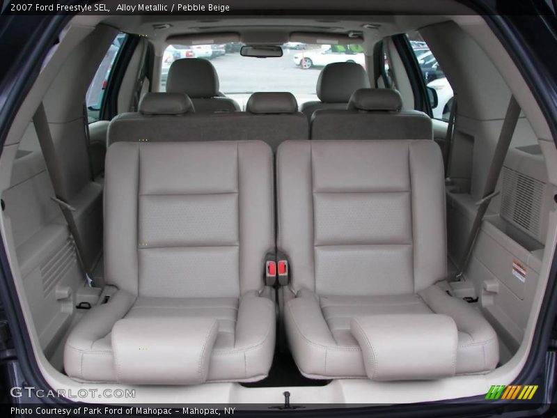 Alloy Metallic / Pebble Beige 2007 Ford Freestyle SEL