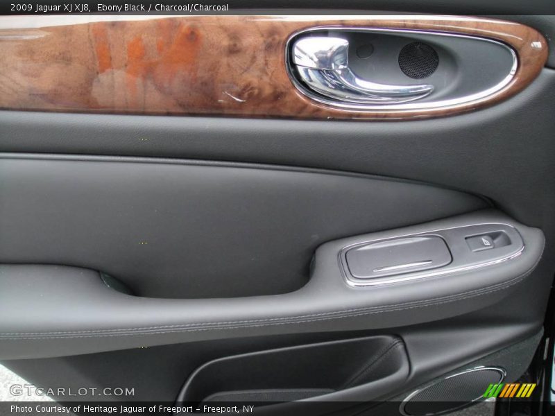 Ebony Black / Charcoal/Charcoal 2009 Jaguar XJ XJ8