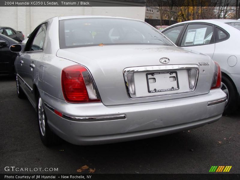 Titanium / Black 2004 Hyundai XG350 L Sedan