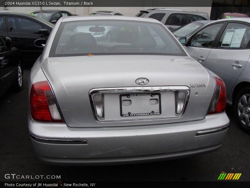Titanium / Black 2004 Hyundai XG350 L Sedan