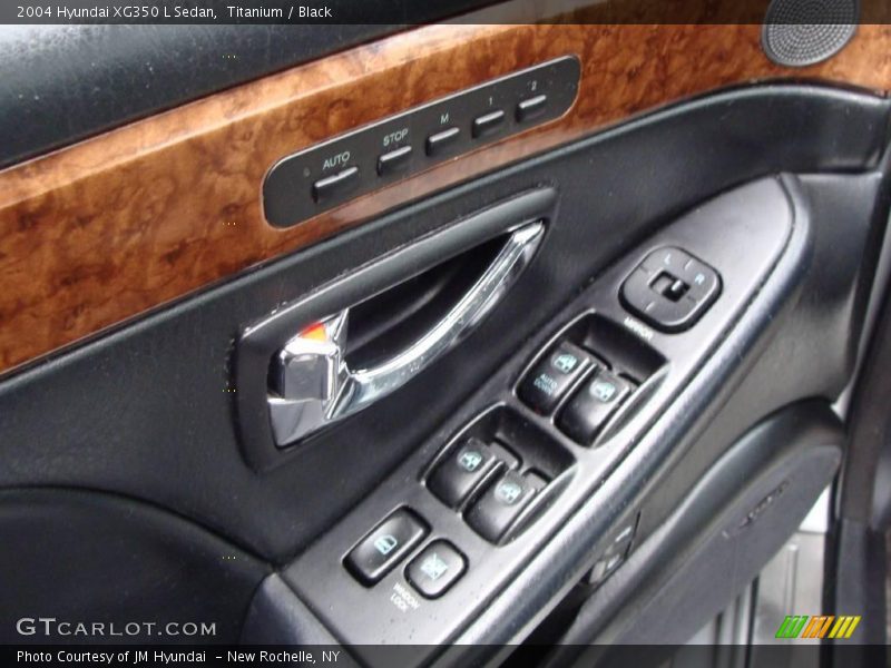 Titanium / Black 2004 Hyundai XG350 L Sedan