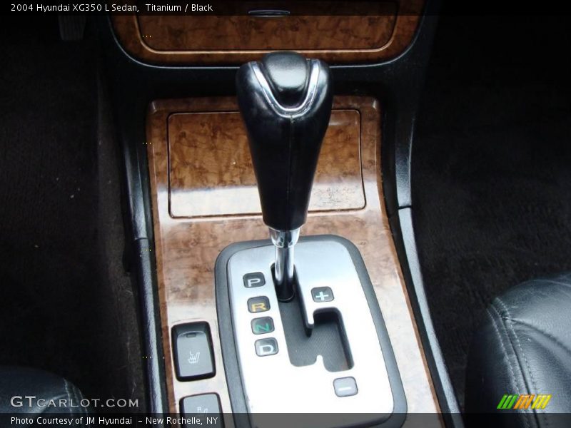 Titanium / Black 2004 Hyundai XG350 L Sedan