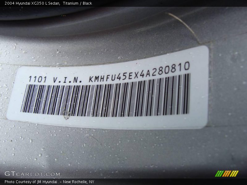 Titanium / Black 2004 Hyundai XG350 L Sedan