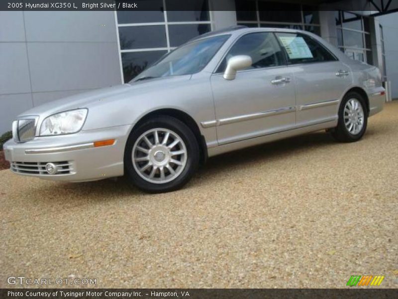 Bright Silver / Black 2005 Hyundai XG350 L