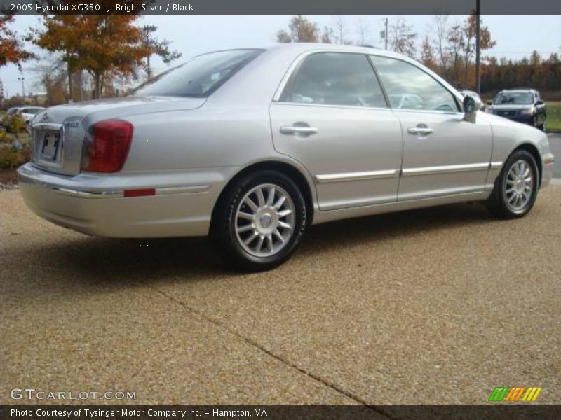 Bright Silver / Black 2005 Hyundai XG350 L