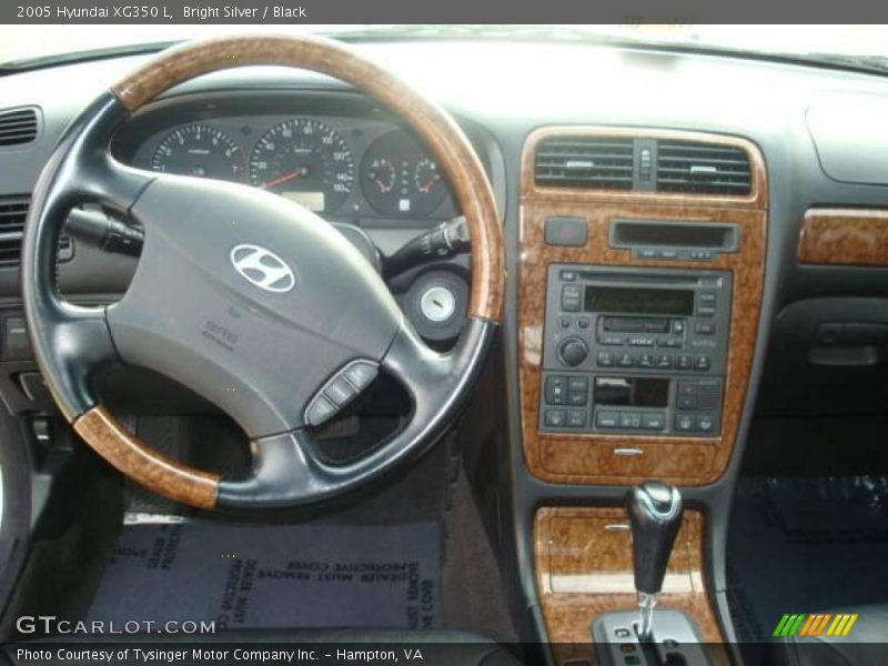 Bright Silver / Black 2005 Hyundai XG350 L
